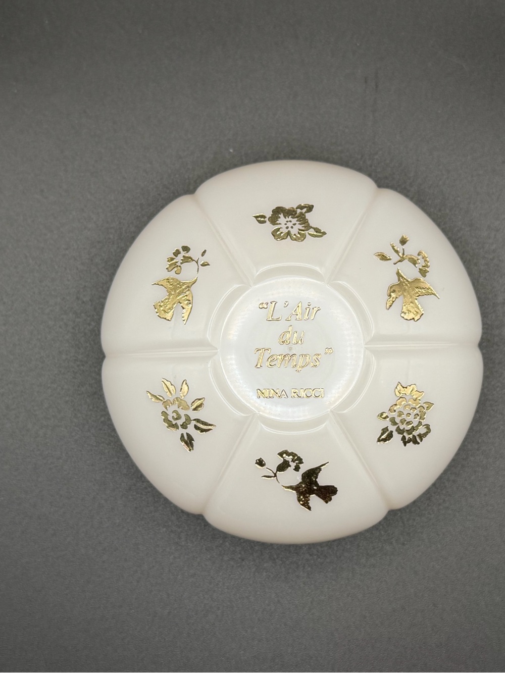 Nina Ricci L'Air du Temps White & Gold Floral Compact